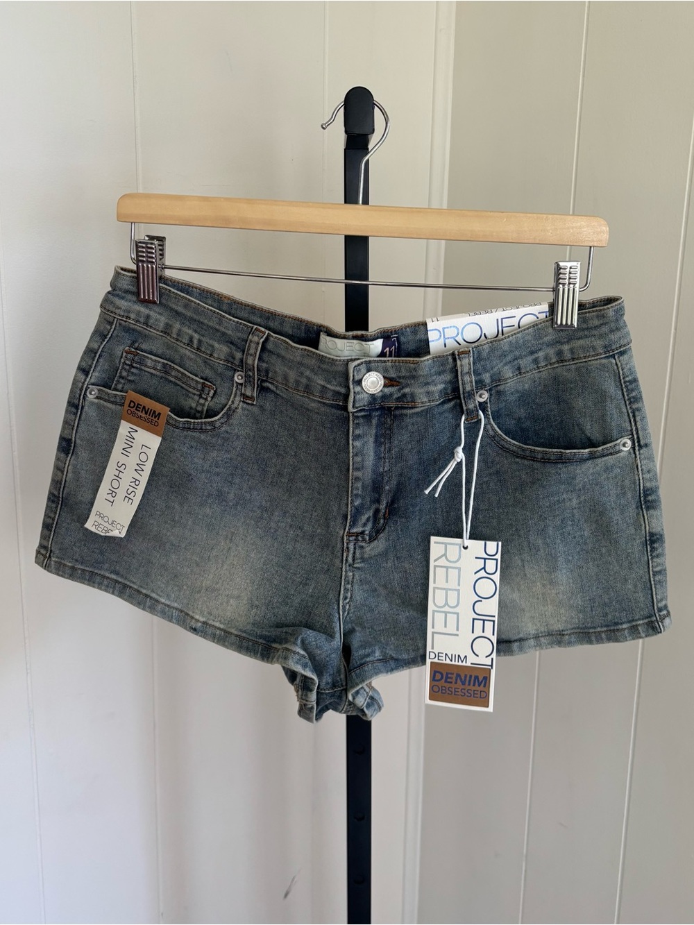 Project Rebel Low Rise Denim Blue Jean Shorts Medium Wash Womens 11 NWT